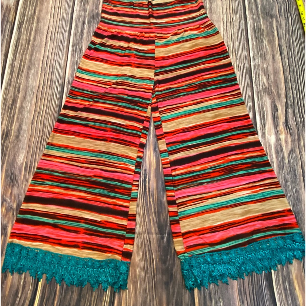 Crazy Train Size Large Cropped Capris. Super Soft. Good Used Condition. Serape